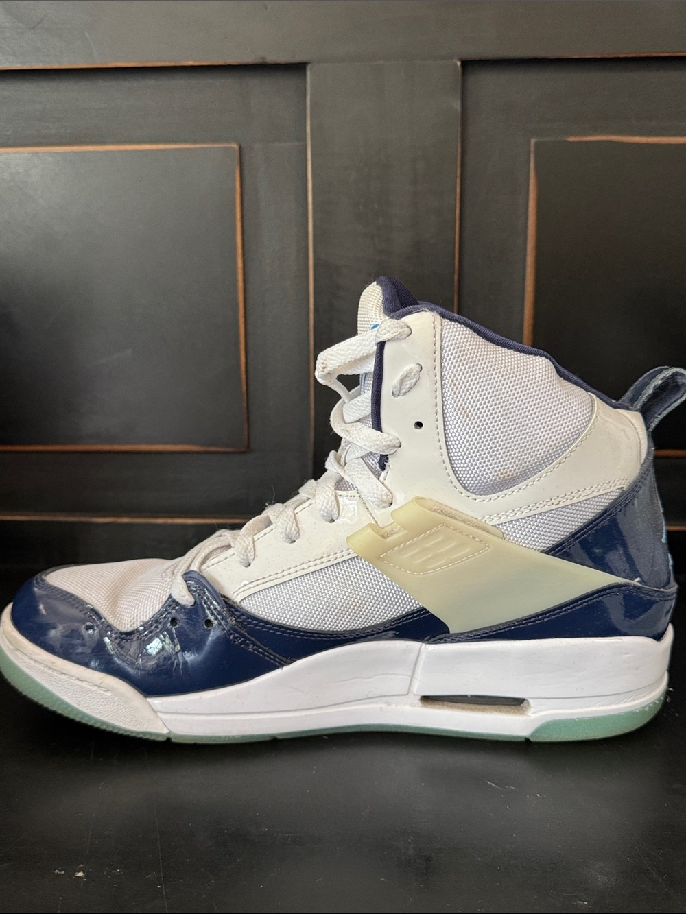 Jordan Men's High-Top Athletic Sneakers in White and Navy - Picture 4 of 9